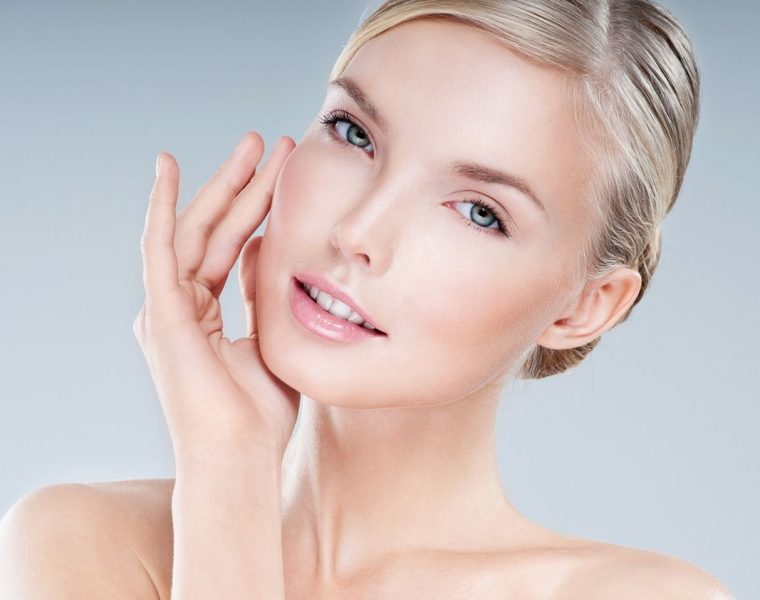 Objavte liečivú silu vitamínu B3 - niacínamid zmenšuje póry i vrásky a dokonale hydratuje vašu pleť Objavte liečivú silu vitamínu B3 - niacínamid zmenšuje póry i vrásky a dokonale hydratuje vašu pleť